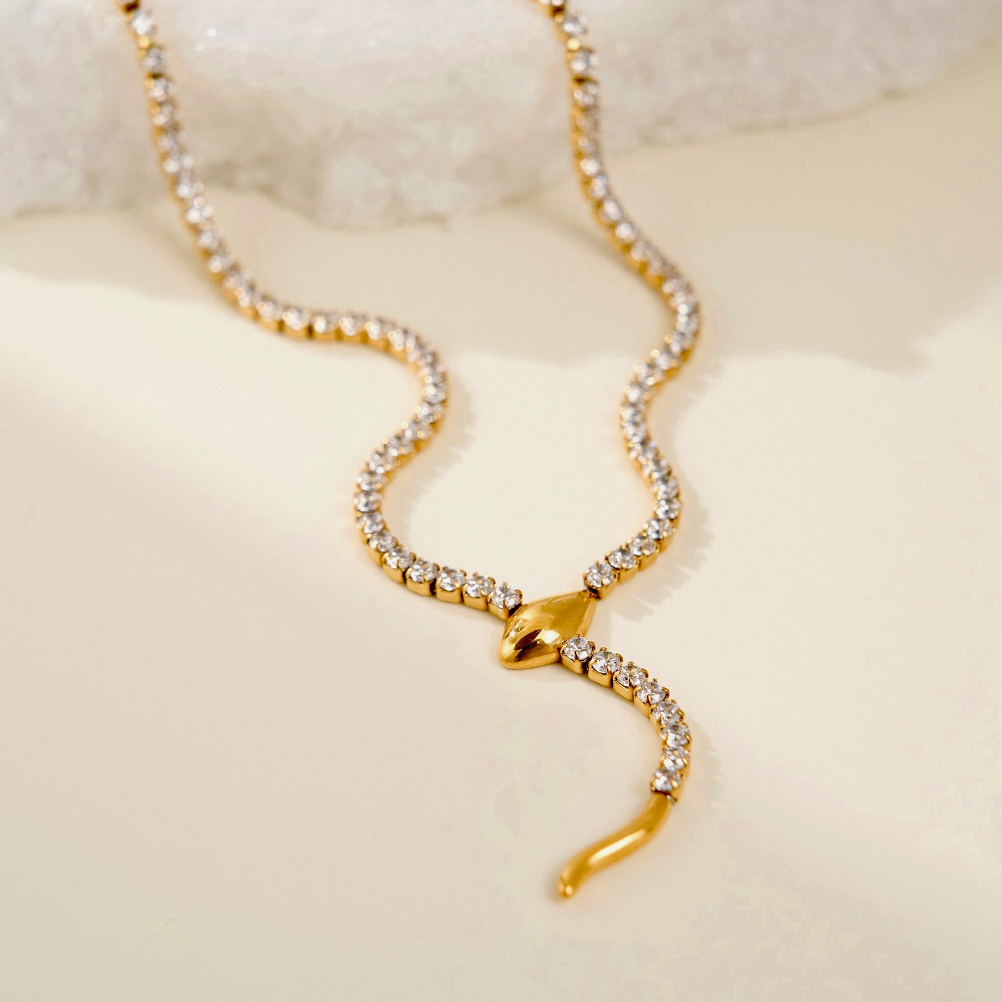 GOLD LOCKBONE DIAMOND CHAIN NECKLACE
