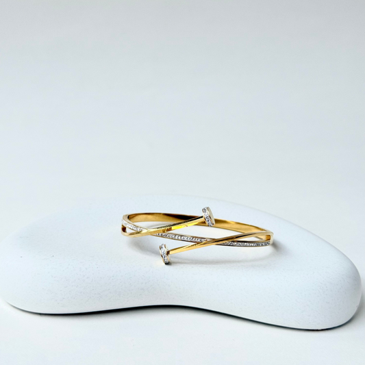 RHINESTONES NAIL HEAD CROSS BANGLE