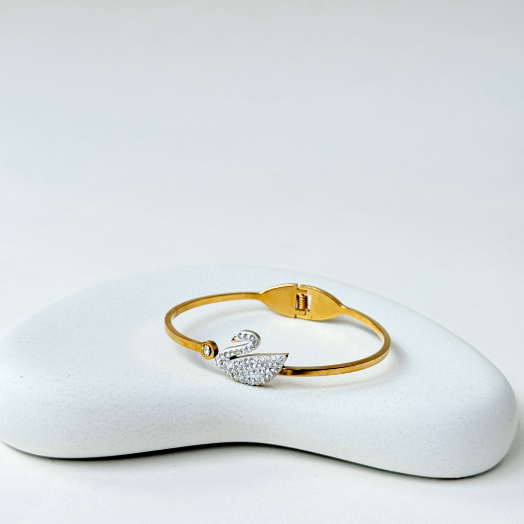 SWAN ROUND CUFF BANGLE