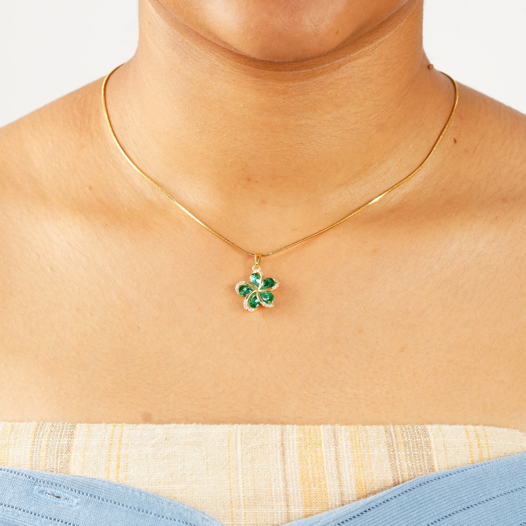 GREEN ZIRCON FLOWER PENDANT NECKLACE