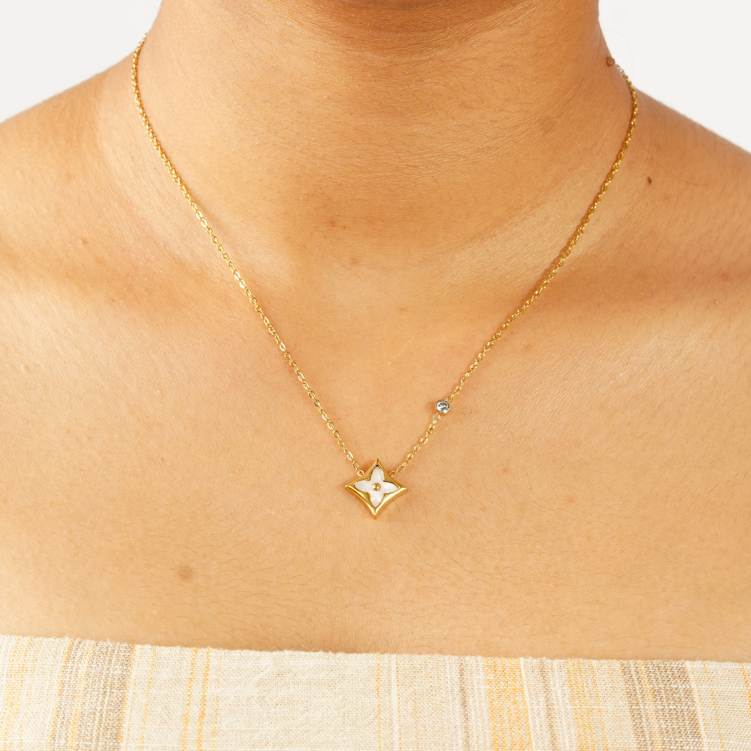 ELEGANT NECKLACE