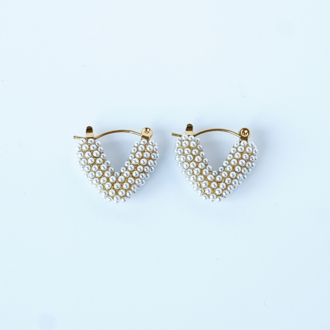 V SHAPE PEARL EAR STUDS