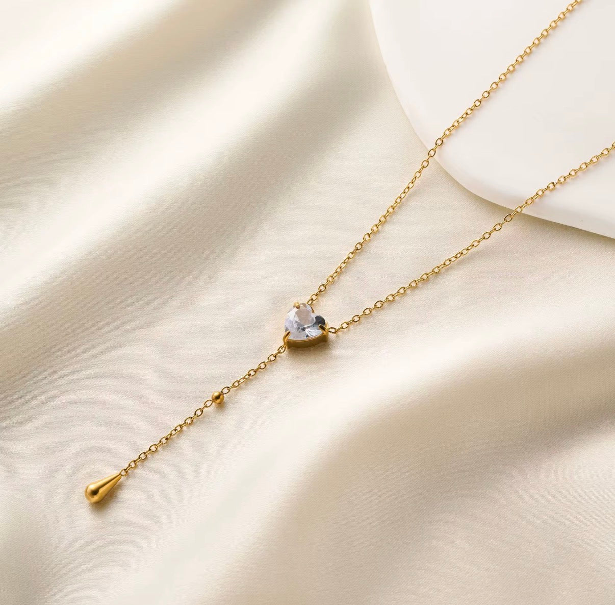 HEART ZIRCON NECKLACE