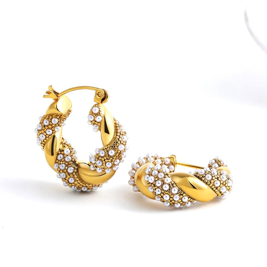 LUXURIOUS TWIST