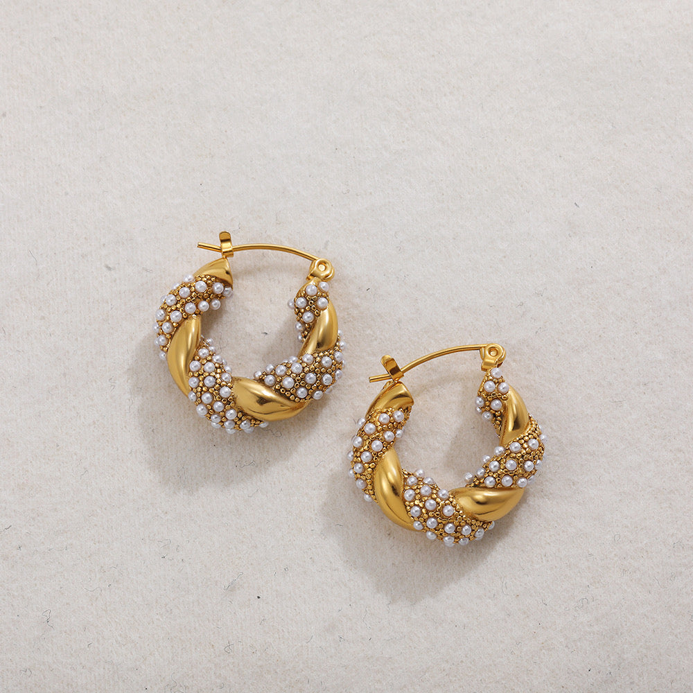 LUXURIOUS TWIST